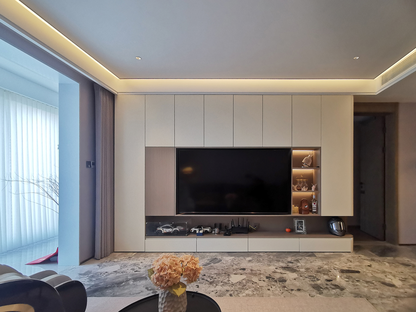 打造極致簡(jiǎn)約風(fēng)！現(xiàn)代裝修硬案例分享