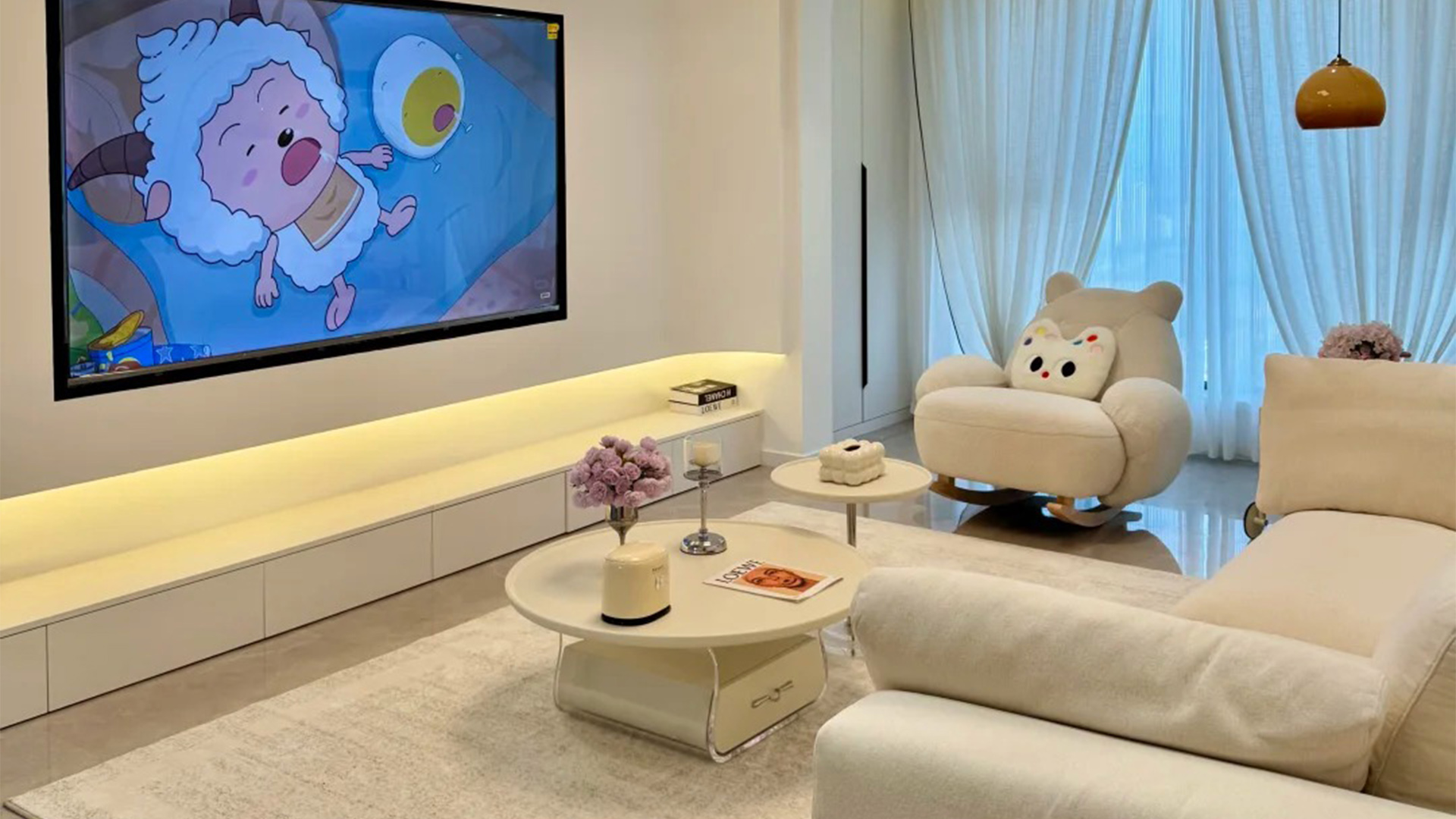 簡約風(fēng)設(shè)計：純凈色彩與靈動布局的溫馨融合