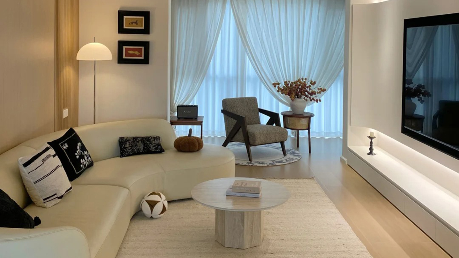 現(xiàn)代簡約風(fēng)舒適空間 | 中性色調(diào)與簡潔線條的完美融合