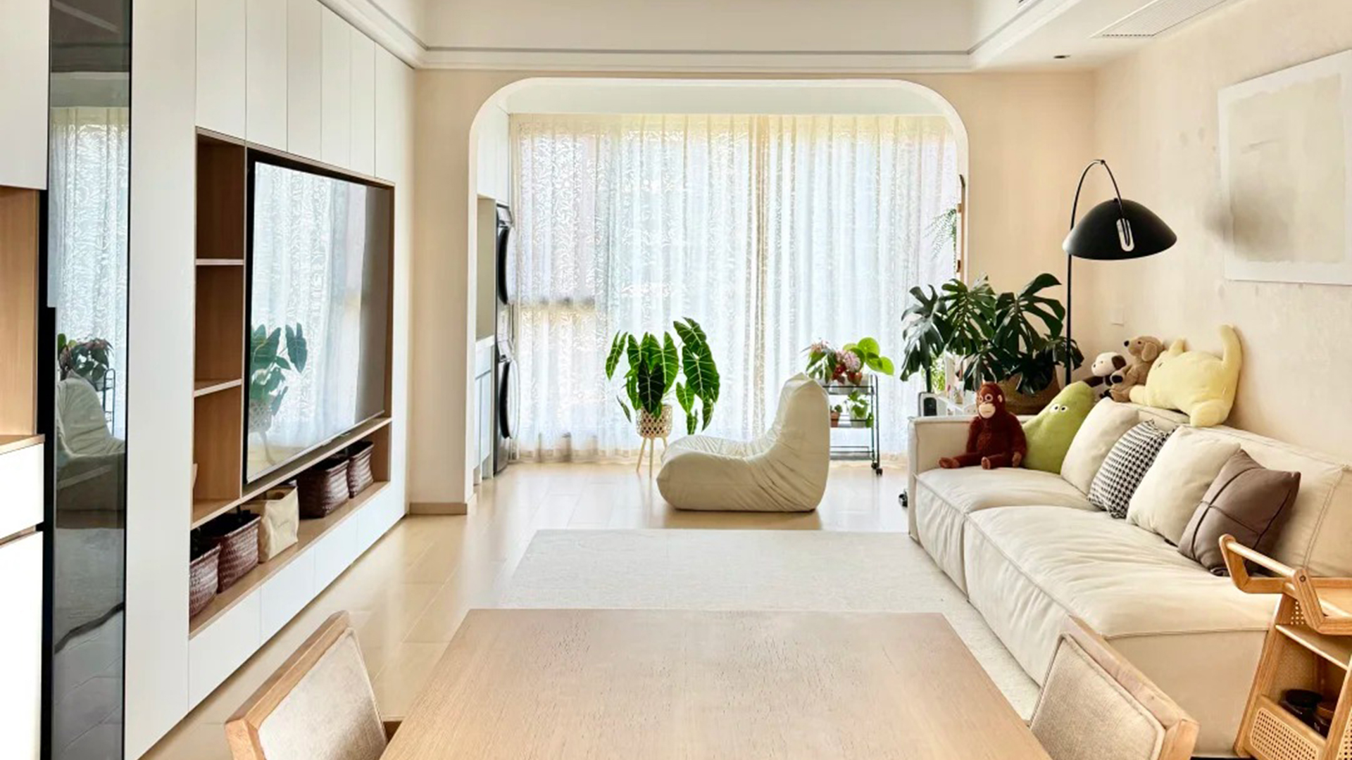 原木風天然紋理柔和光線，歲月靜好詩意棲居地